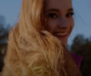 Diana Gromova from the music video of 'Yesli'