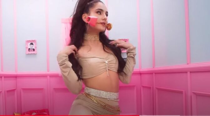 Anna Trincher gives us a ‘Kiss’ with her hot new song