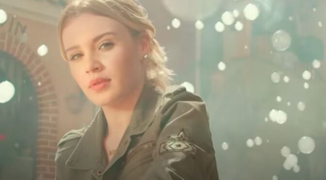 Carla releases official video clip for ‘Alors chut’