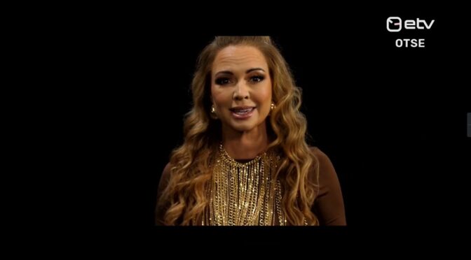 CHAMPION – ANNA SAHLENE