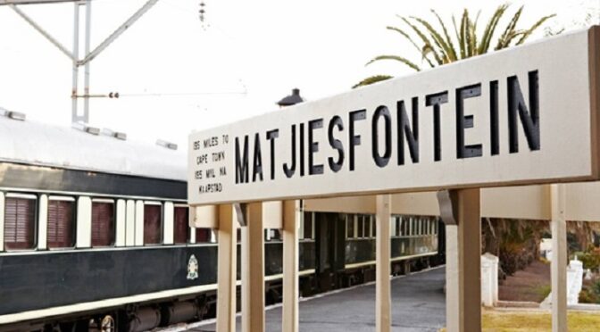 GEOGRAFIE MUSIEK – DIE TREIN NA MATJIESFONTEIN – SONJA HERHOLDT