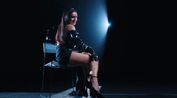 Anna Trincher releases the official video of ‘Ochi’