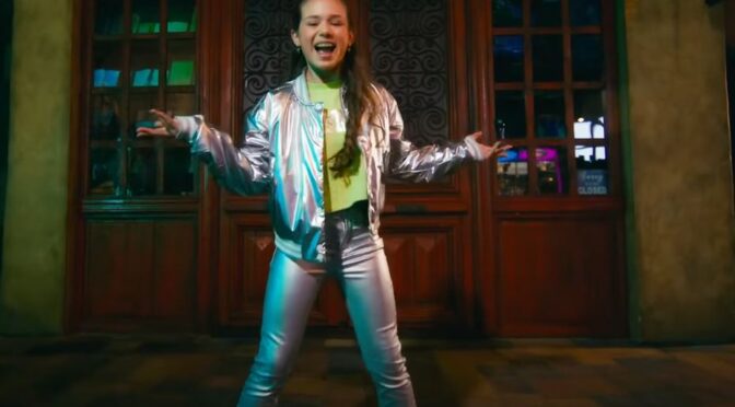 Luna Sabella and her fun new song ‘Balliamo’