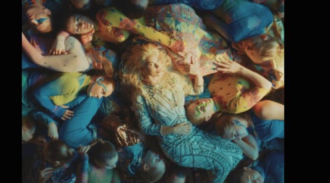 Samanta Tina and her new release ‘Dzenos Sev Līdzi’