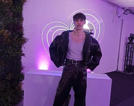 ADONXS WHO WILL REPRESENT CZECHIA AT THE 2025 EUROVISION SONG CONTEST WITH A MESSAGE TO ESC COVERS