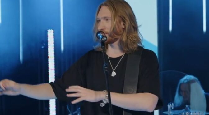 IVAN & Anton Korshinov release ‘Ne bolit’