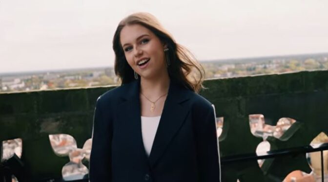 Jasmijn Torrico and her latest release ‘Klaar Om Te Rennen’