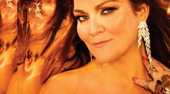 SILENT NIGHT IN VARIOUS LANGUAGES – HEIMS UM BOL BY HERA BJORK